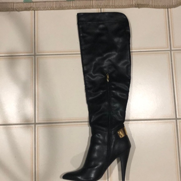 Ladies over the knee boots - Picture 2 of 3